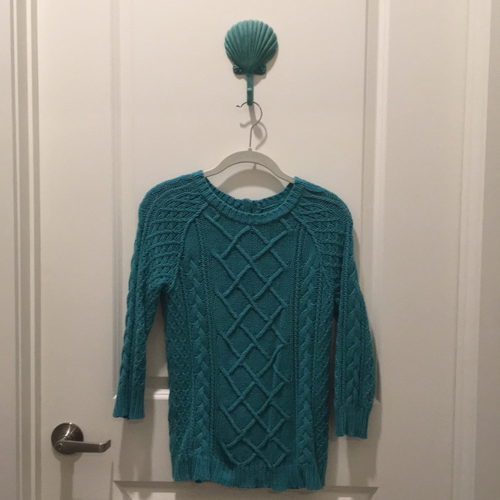 SOLD LOFT cable stitch sweater
